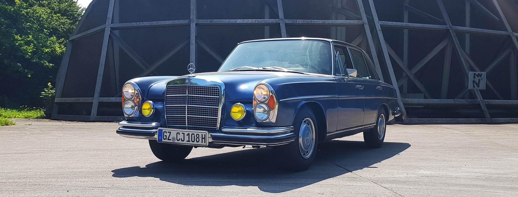 W108 - Banner